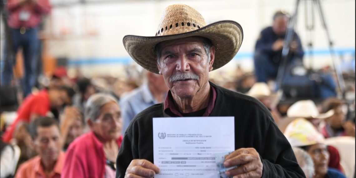 Gobierno expande el Programa del Aporte Económico del Adulto Mayor (PAM) a más de 4 mil beneficiarios en Quiché