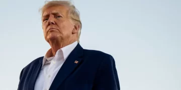 Donald Trump enfrenta acusaciones por ocultar documentos clasificados y desafía al sistema de justicia